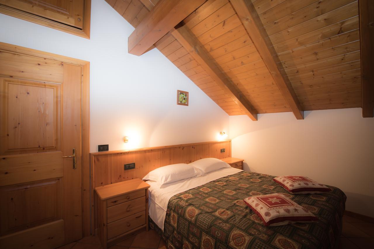Casa Le Rondini Apartment Valdisotto Luaran gambar