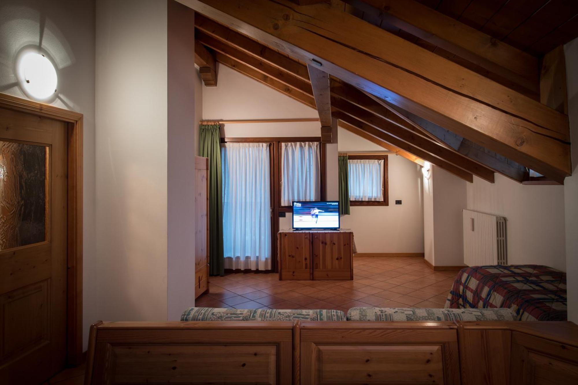 Casa Le Rondini Apartment Valdisotto Luaran gambar